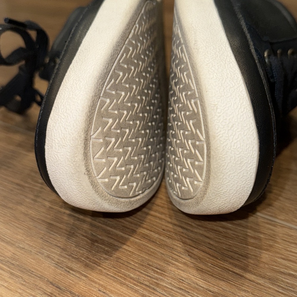 Vionic Winny Leather Sneakers Quality Designer Classic LaceUp Women Sz 9.5 EUC - Picture 11 of 12
